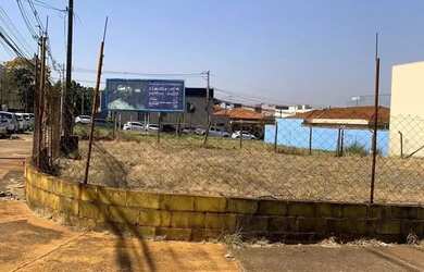 Imagem: O terreno possui 500m² de Área, Imóvel novo e está localizado