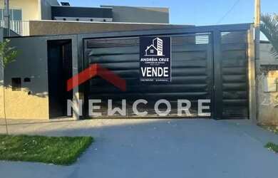 Imagem: A casa possui 2 Dormitórios, 2 Banheiros, 2 Vagas na garagem