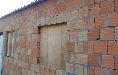 Imagem 2: Vende casa medindo 8x9 ainda em construção