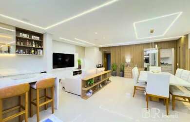 Imagem: O apartamento possui 4 Dormitórios, 5 Banheiros, 3 Vagas na