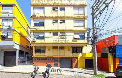 Imagem: O apartamento possui 1 Dormitório, 1 Banheiro, 1 Vaga na garagem