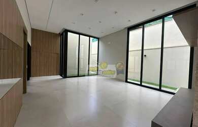 Imagem: A casa em condomínio possui 3 Dormitórios, 4 Banheiros, 4