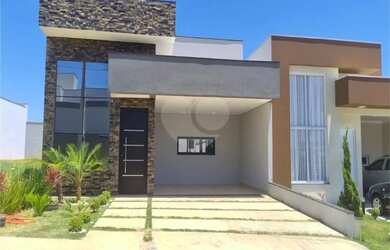 Imagem: A casa em condomínio possui 3 Dormitórios, 4 Banheiros, 2