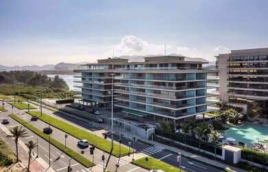 Imagem: O apartamento possui 1 Dormitório, 1 Banheiro, 2 Vagas na garagem