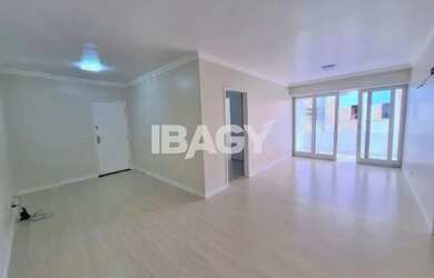 Imagem: O apartamento possui 3 Dormitórios, 1 Banheiro, 1 Vaga na garagem