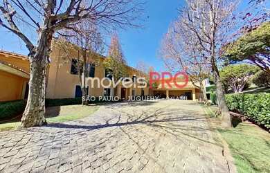 Imagem: A casa em condomínio possui 5 Dormitórios, 5 Banheiros, 5