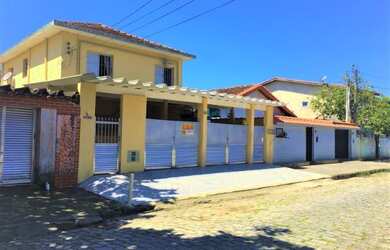 Imagem: A casa possui 2 Dormitórios, 1 Banheiro, 1 Vaga na garagem