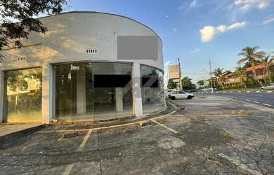 Imagem: O depósito possui 5 Vagas na garagem, 140m² de Área e está