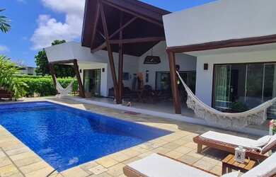 Imagem: A casa em condomínio possui 3 Dormitórios, 3 Banheiros, 2