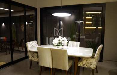 Imagem: A casa em condomínio possui 3 Dormitórios, 4 Banheiros, 2