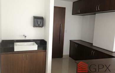 Imagem: O depósito possui 1 Vaga na garagem, 28m² de Área e está