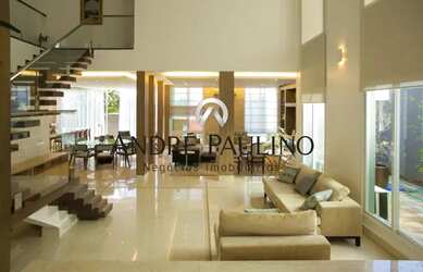 Imagem: A casa em condomínio possui 4 Dormitórios, 3 Banheiros, 500m²