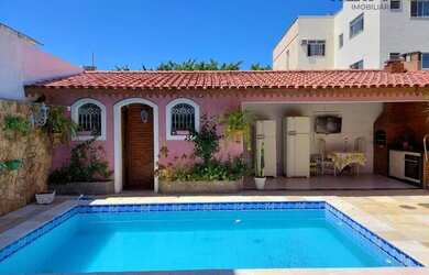 Imagem: A casa em condomínio possui 4 Dormitórios, 4 Banheiros, 3