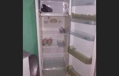 Imagem: A casa possui 1 Dormitório, 1 Banheiro, 1 Vaga na garagem