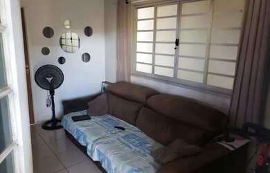 Imagem 2: Casa. Varanda, 2 Vagas na garageme2 Dormitórios