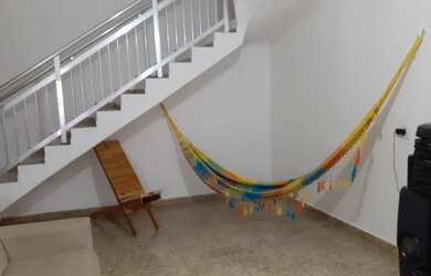 Imagem: A casa possui 2 Dormitórios, 2 Banheiros, 2 Vagas na garagem