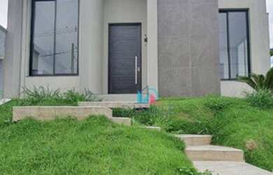 Imagem: A casa em condomínio possui 3 Dormitórios, 4 Banheiros, 2