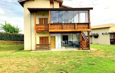 Imagem: O apartamento possui 2 Dormitórios, 3 Banheiros, 4 Vagas na