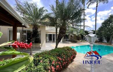 Imagem: A casa em condomínio possui 3 Dormitórios, 4 Banheiros, 4