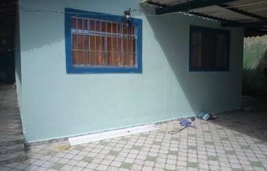 Imagem: A casa possui 2 Dormitórios, 1 Banheiro e está localizado