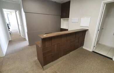 Imagem: O depósito possui 5 Vagas na garagem, 300m² de Área e está