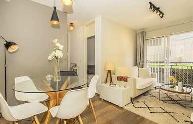 Imagem: O apartamento possui 2 Dormitórios, 1 Banheiro, 1 Vaga na garagem