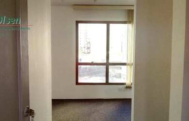 Imagem: O depósito possui 1 Vaga na garagem, 33m² de Área e está