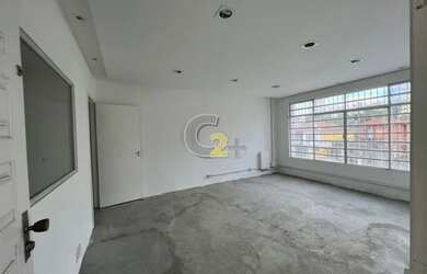 Imagem: A casa possui 5 Dormitórios, 3 Banheiros, 4 Vagas na garagem