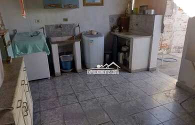 Imagem: A casa possui 3 Dormitórios, 1 Banheiro, 70m² de Área e