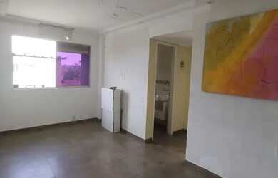 Imagem: O apartamento possui 1 Dormitório, 1 Banheiro, 1 Vaga na garagem