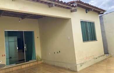 Imagem: A casa possui 2 Dormitórios e está localizado em Taguatinga