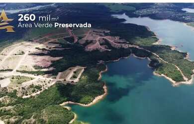 Imagem: O terreno possui 800m² de Área e está localizado em Centro