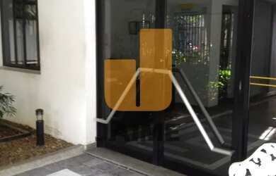 Imagem: O depósito possui 2 Vagas na garagem, 50m² de Área e está