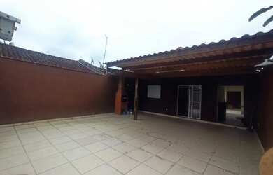 Imagem: A casa possui 2 Dormitórios, 1 Banheiro, 4 Vagas na garagem