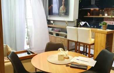 Imagem: O apartamento possui 2 Dormitórios, 1 Banheiro, 1 Vaga na garagem