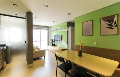 Imagem: O apartamento possui 2 Dormitórios, 1 Banheiro, 1 Vaga na garagem