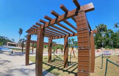 Imagem: O terreno possui 250m² de Área e está localizado em Ponta