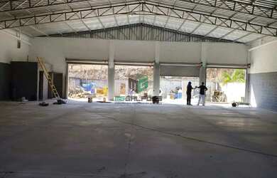 Imagem: O depósito possui 5 Vagas na garagem e 709m² de Área e está