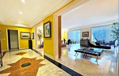 Imagem: O apartamento possui 5 Dormitórios, 4 Banheiros, 2 Vagas na