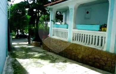 Imagem: O depósito possui 5 Vagas na garagem e 400m² de Área e está