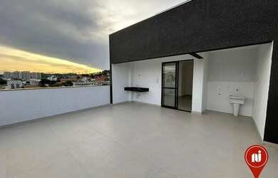 Imagem: O apartamento na cobertura possui 3 Dormitórios, 2 Banheiros