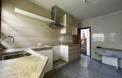 Imagem 7: Casa à venda, 05 dormitórios, suíte, terraço, salão de festas, bairro Camobi