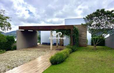 Imagem: A casa em condomínio possui 3 Dormitórios, 3 Banheiros, 2