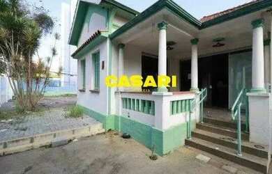 Imagem: O depósito possui 5 Vagas na garagem, 161m² de Área e está