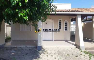 Imagem: A casa possui 2 Dormitórios, 2 Banheiros, 3 Vagas na garagem