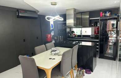 Imagem: O apartamento possui 3 Dormitórios, 2 Banheiros, 2 Vagas na