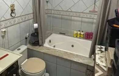 Imagem 15: Casarão com piscina. Piscina, Churrasqueira, VarandaeÁrea de serviço