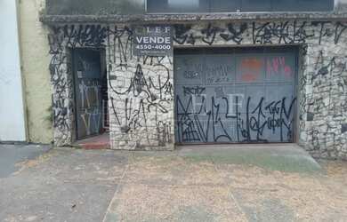 Imagem: O depósito possui 2 Vagas na garagem, 200m² de Área e está