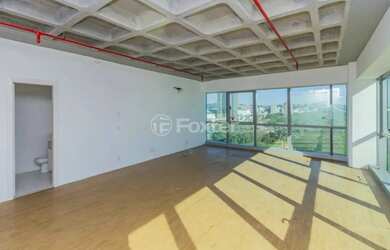 Imagem: O depósito possui 1 Vaga na garagem, 53m² de Área e está