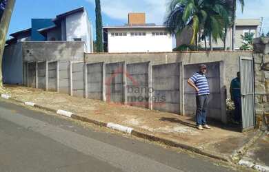 Imagem: O terreno possui 540m² de Área e está localizado em Parque